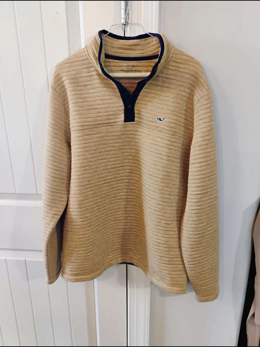 Vineyard Vines Tan and Navy Logo Pullover Mock Neck Size Medium